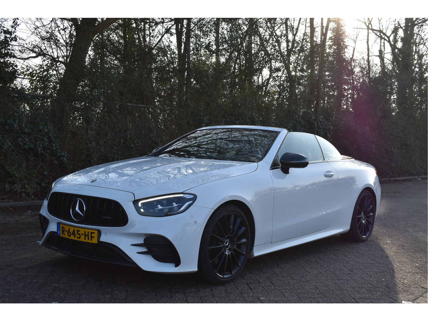 Mercedes-Benz E-Klasse Cabrio 200 AMG Line Navigatie | Cruise Control | Virtual Cockpit | Stoelverwarming | Camera