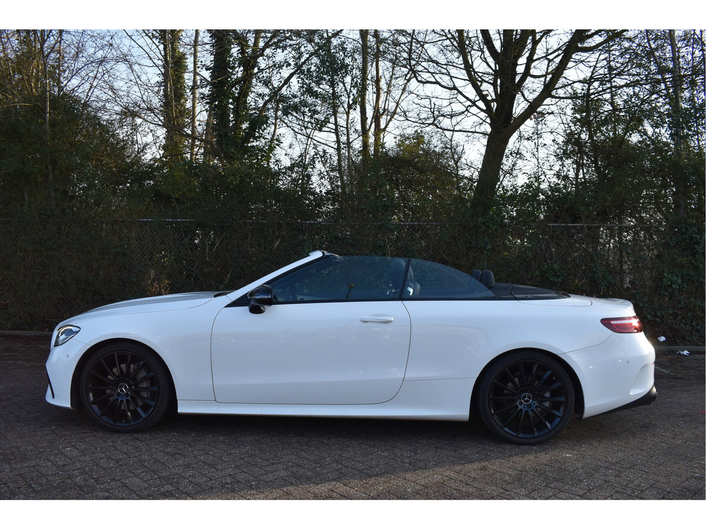 Mercedes-Benz E-Klasse Cabrio 200 AMG Line Navigatie | Cruise Control | Virtual Cockpit | Stoelverwarming | Camera