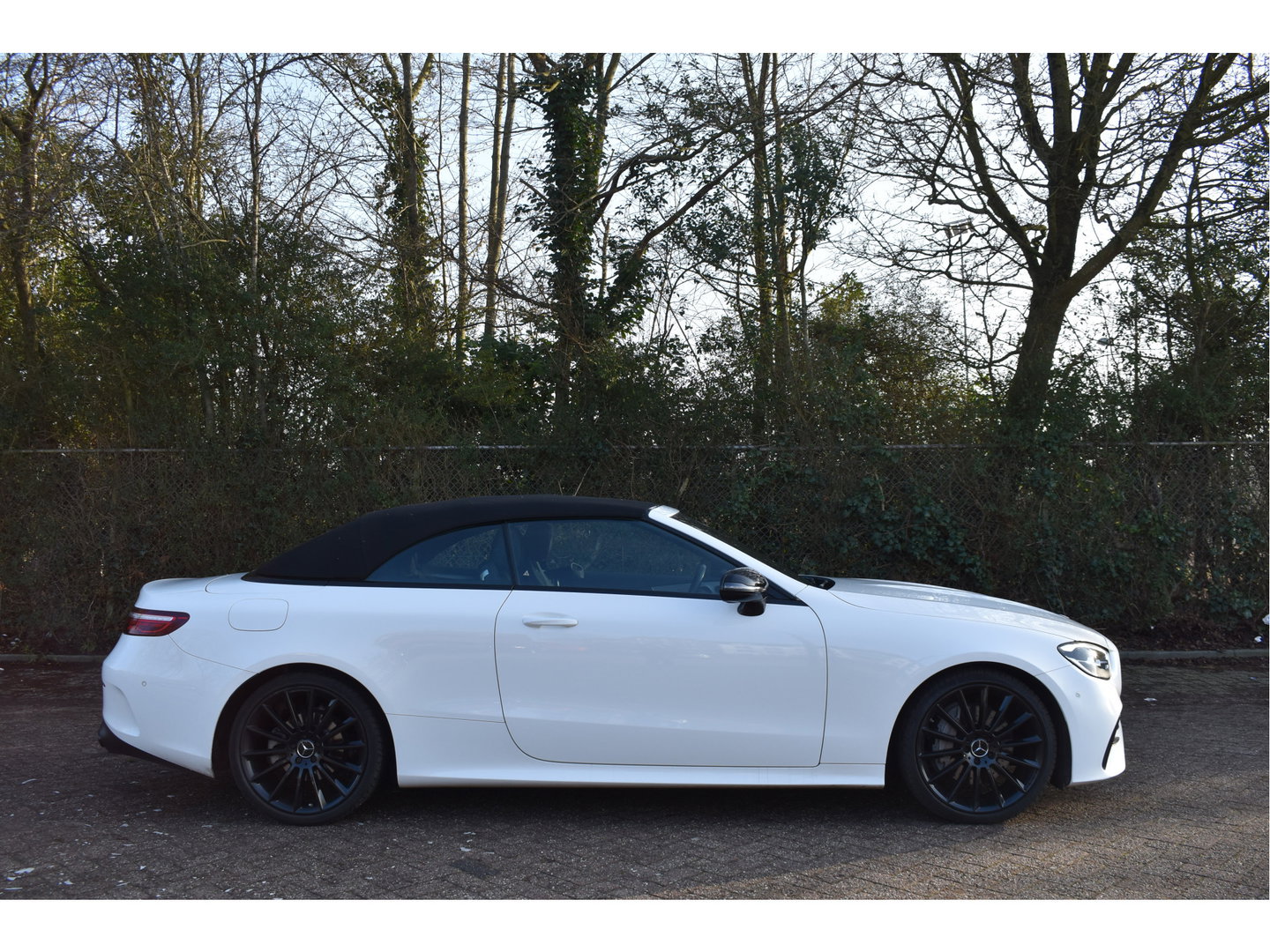 Mercedes-Benz E-Klasse Cabrio 200 AMG Line Navigatie | Cruise Control | Virtual Cockpit | Stoelverwarming | Camera