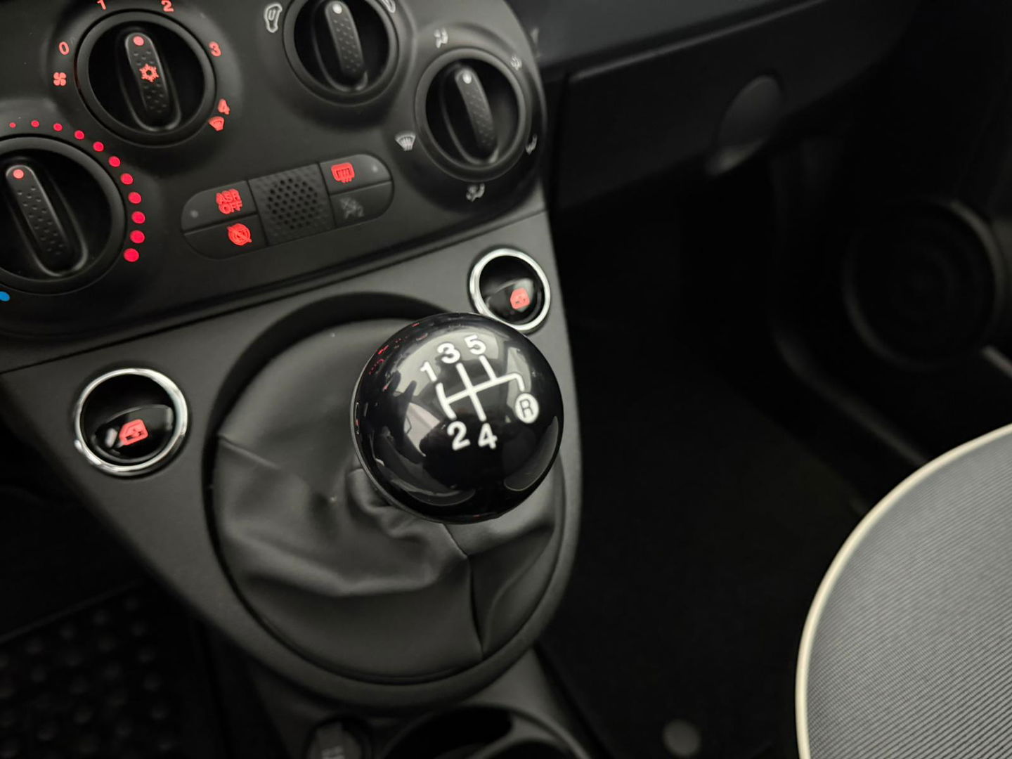 Fiat 500 0.9 TwinAir Turbo Lounge | Pano | Airco | Cruise | Navi | Carplay | Parkeersens. | NAP