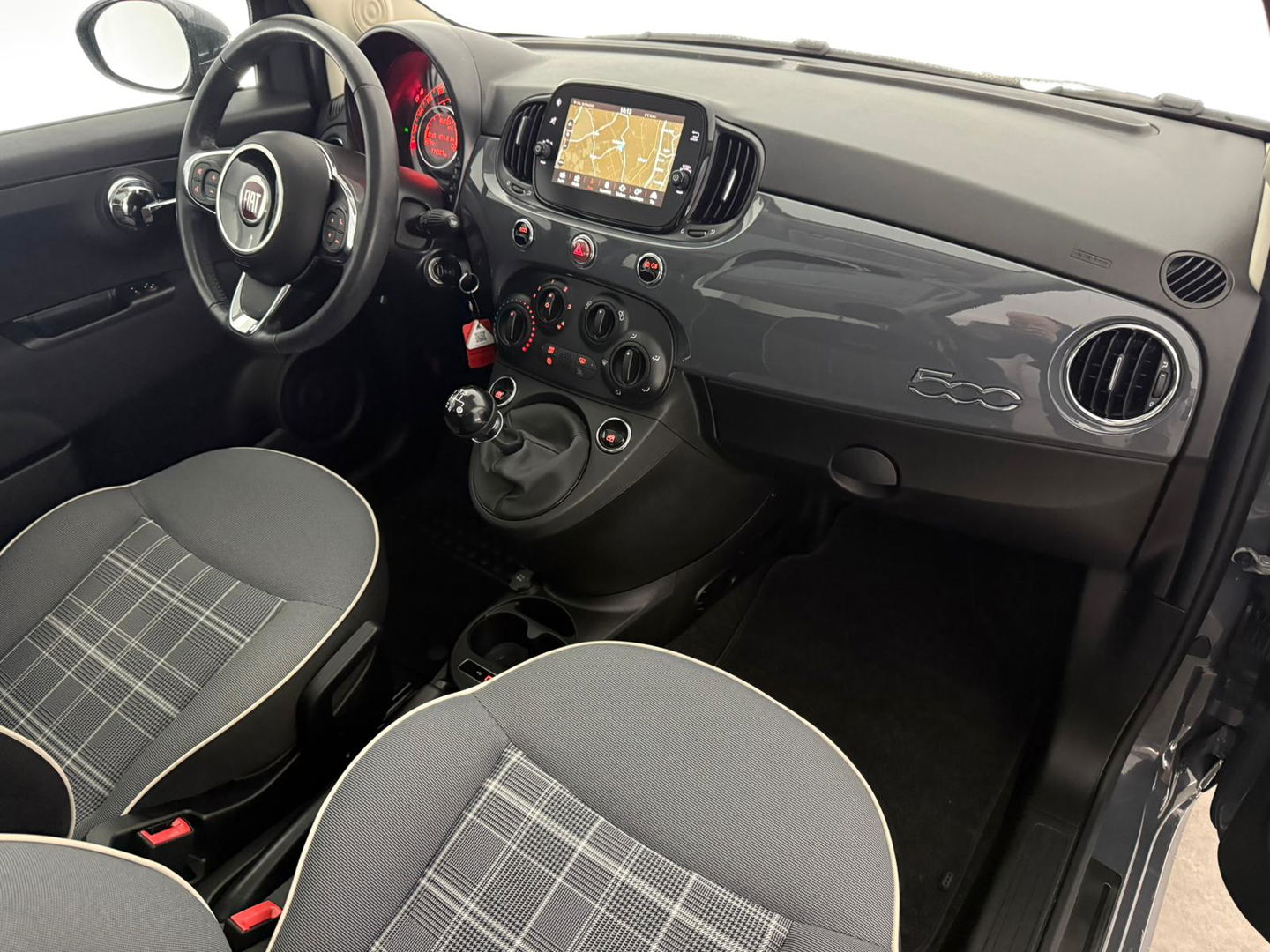 Fiat 500 0.9 TwinAir Turbo Lounge | Pano | Airco | Cruise | Navi | Carplay | Parkeersens. | NAP