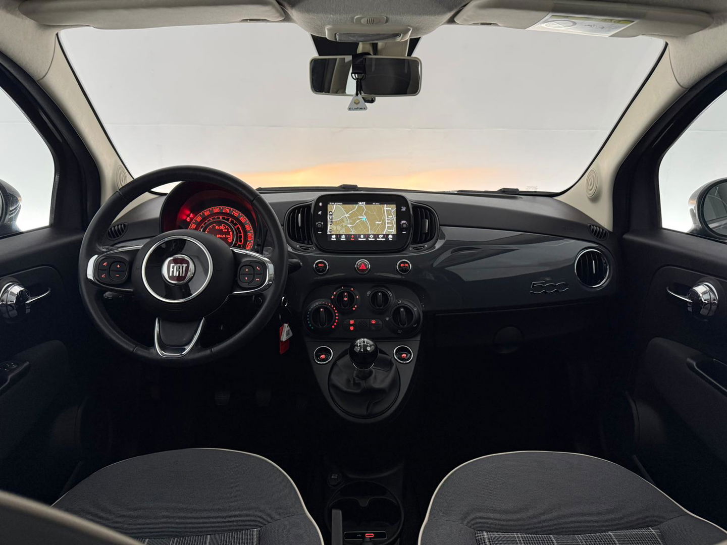 Fiat 500 0.9 TwinAir Turbo Lounge | Pano | Airco | Cruise | Navi | Carplay | Parkeersens. | NAP