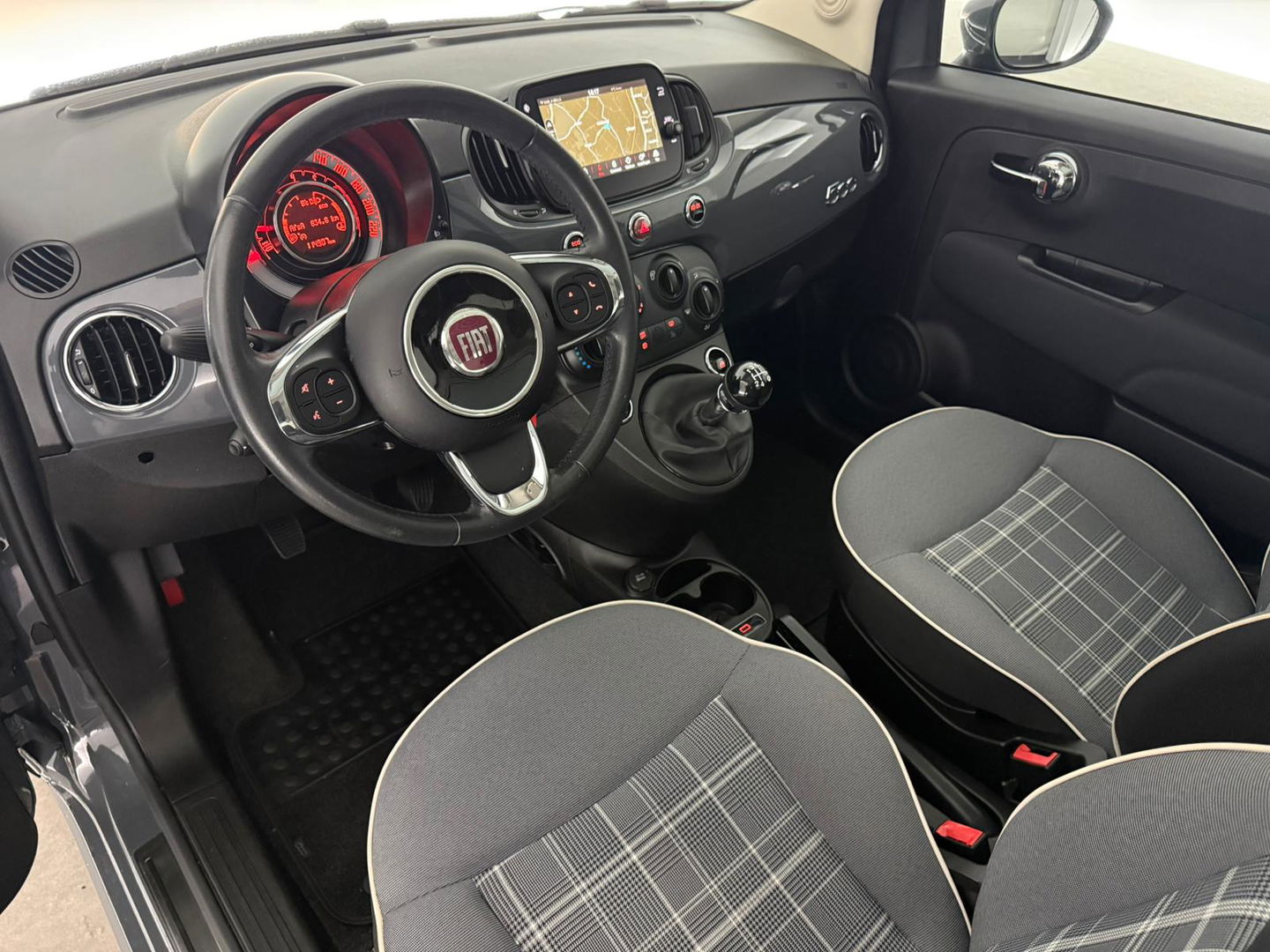 Fiat 500 0.9 TwinAir Turbo Lounge | Pano | Airco | Cruise | Navi | Carplay | Parkeersens. | NAP