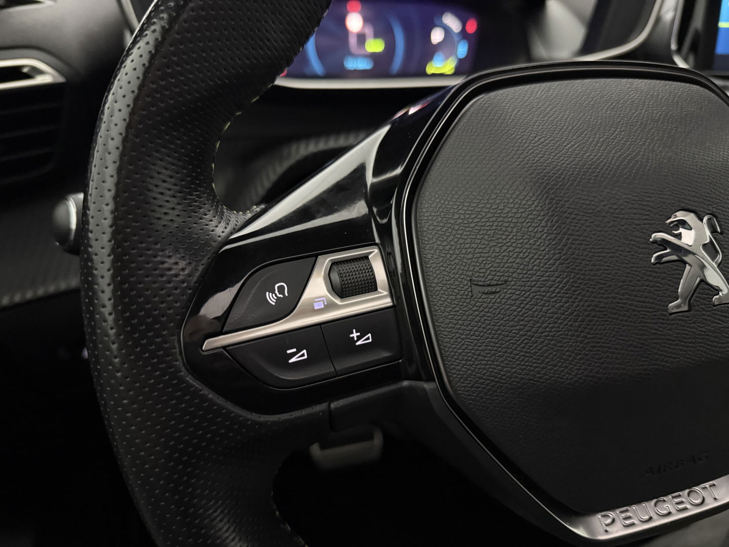 Peugeot e-2008 EV GT-Line 50 kWh | SOH 91% | Pano | Virtual | Adap.Cruise | Clima | Carplay | Camera | Stoelverw. | Keyless