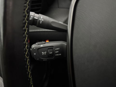 Peugeot e-2008 EV GT-Line 50 kWh | SOH 91% | Pano | Virtual | Adap.Cruise | Clima | Carplay | Camera | Stoelverw. | Keyless