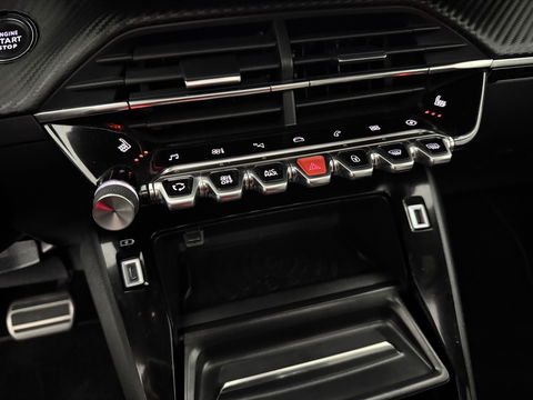 Peugeot e-2008 EV GT-Line 50 kWh | SOH 91% | Pano | Virtual | Adap.Cruise | Clima | Carplay | Camera | Stoelverw. | Keyless