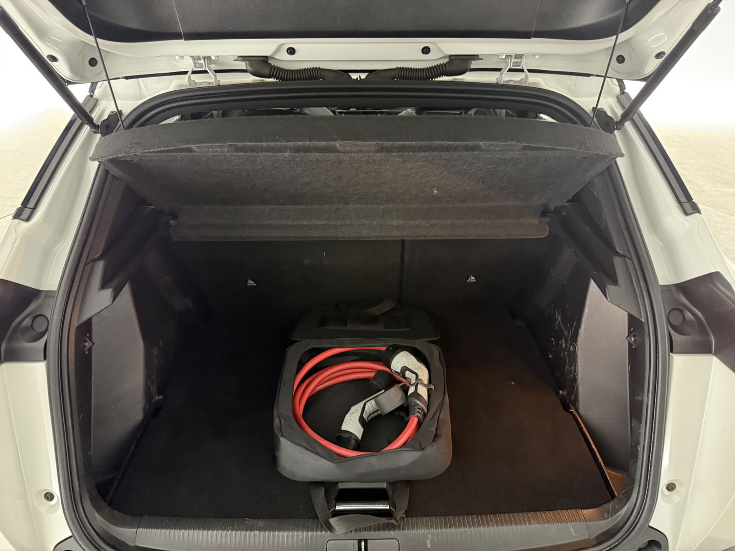 Peugeot e-2008 EV GT-Line 50 kWh | SOH 91% | Pano | Virtual | Adap.Cruise | Clima | Carplay | Camera | Stoelverw. | Keyless