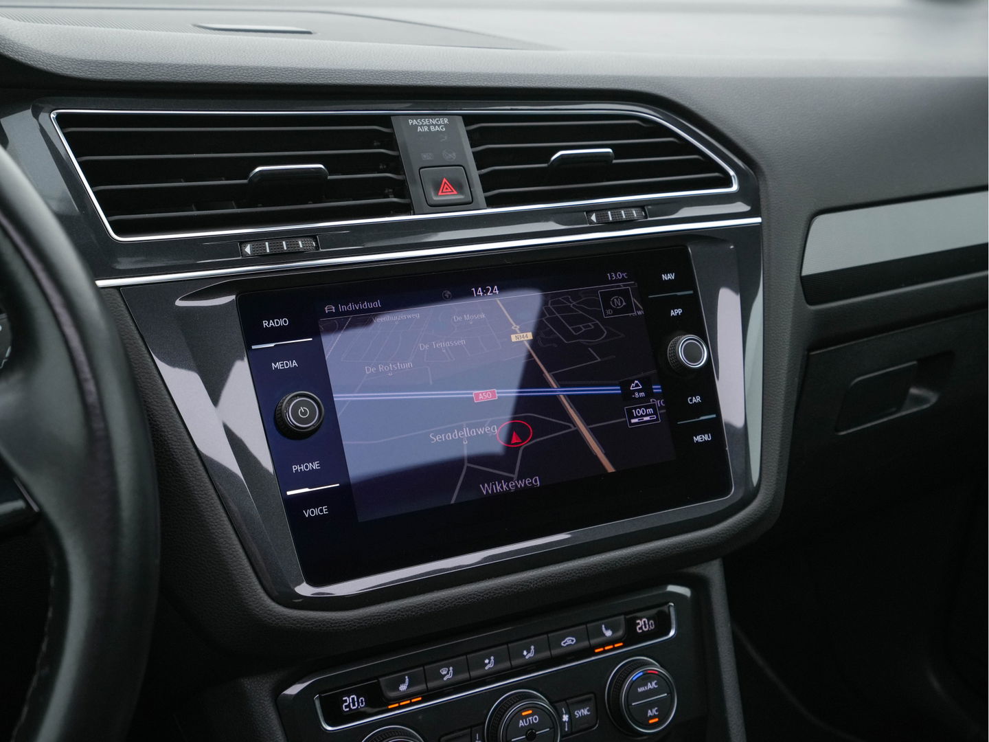 Volkswagen Tiguan Allspace 1.5 TSI R-line Highline Business (7-Pers.) (INCL-BTW) Aut * PANO | NAVI-FULLMAP | XENON | ALCANTARA | HEATED-ERGONOMIC-SPORTSEATS | KEYLESS | PRIVACY-GLASS | CAMERA | DAB | DIGI-COCKPIT | PDC | TOWBAR | ECC | 19"ALU*