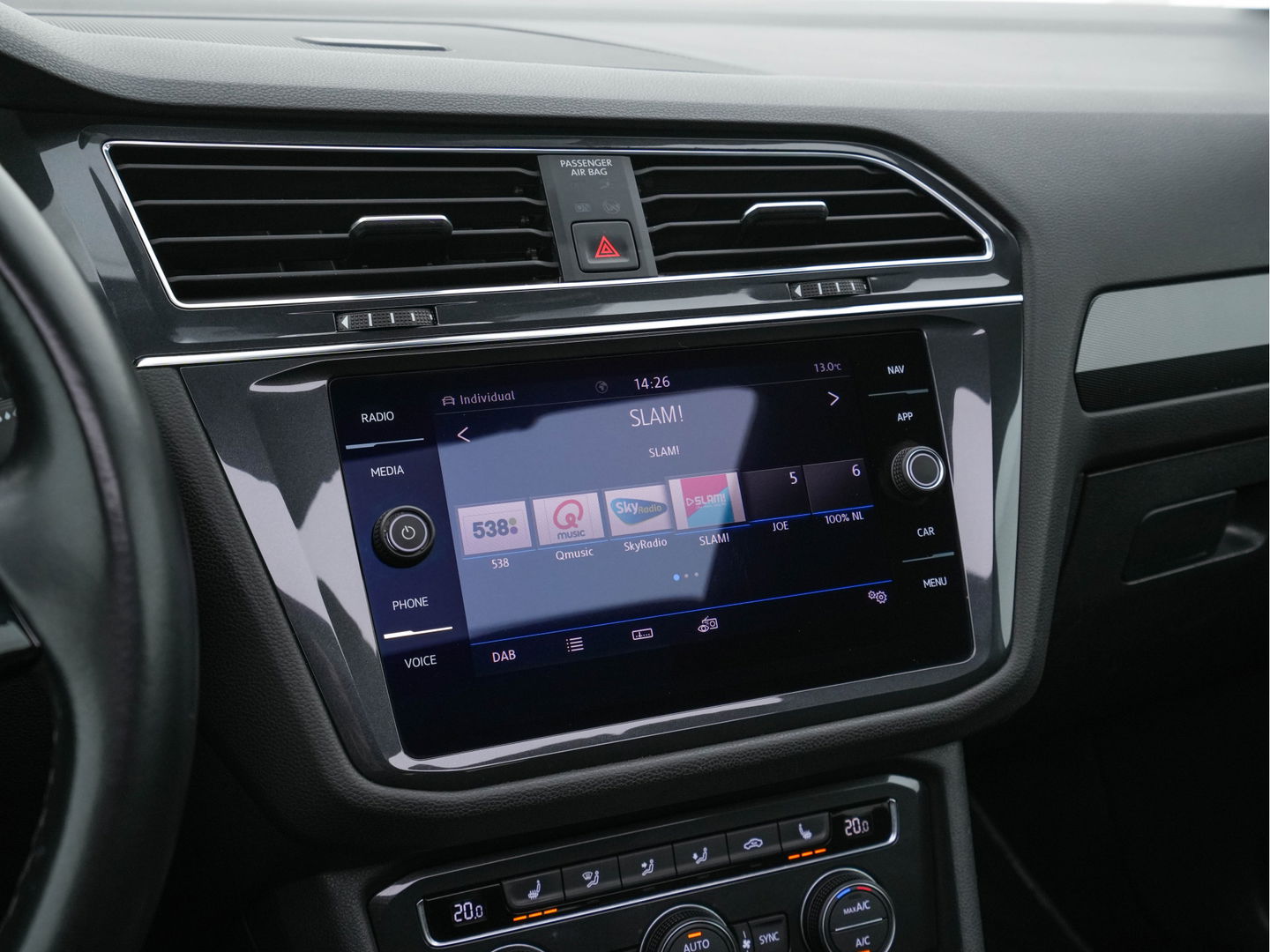 Volkswagen Tiguan Allspace 1.5 TSI R-line Highline Business (7-Pers.) (INCL-BTW) Aut * PANO | NAVI-FULLMAP | XENON | ALCANTARA | HEATED-ERGONOMIC-SPORTSEATS | KEYLESS | PRIVACY-GLASS | CAMERA | DAB | DIGI-COCKPIT | PDC | TOWBAR | ECC | 19"ALU*