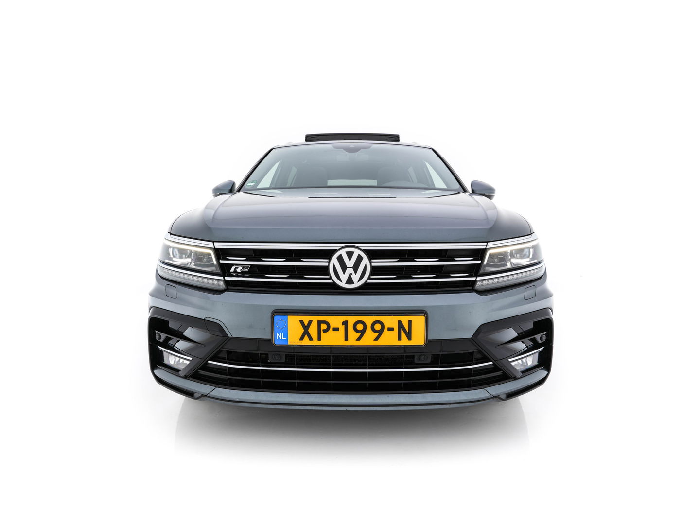 Volkswagen Tiguan Allspace 1.5 TSI R-line Highline Business (7-Pers.) (INCL-BTW) Aut * PANO | NAVI-FULLMAP | XENON | ALCANTARA | HEATED-ERGONOMIC-SPORTSEATS | KEYLESS | PRIVACY-GLASS | CAMERA | DAB | DIGI-COCKPIT | PDC | TOWBAR | ECC | 19"ALU*