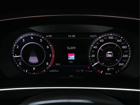 Volkswagen Tiguan Allspace 1.5 TSI R-line Highline Business (7-Pers.) (INCL-BTW) Aut * PANO | NAVI-FULLMAP | XENON | ALCANTARA | HEATED-ERGONOMIC-SPORTSEATS | KEYLESS | PRIVACY-GLASS | CAMERA | DAB | DIGI-COCKPIT | PDC | TOWBAR | ECC | 19"ALU*