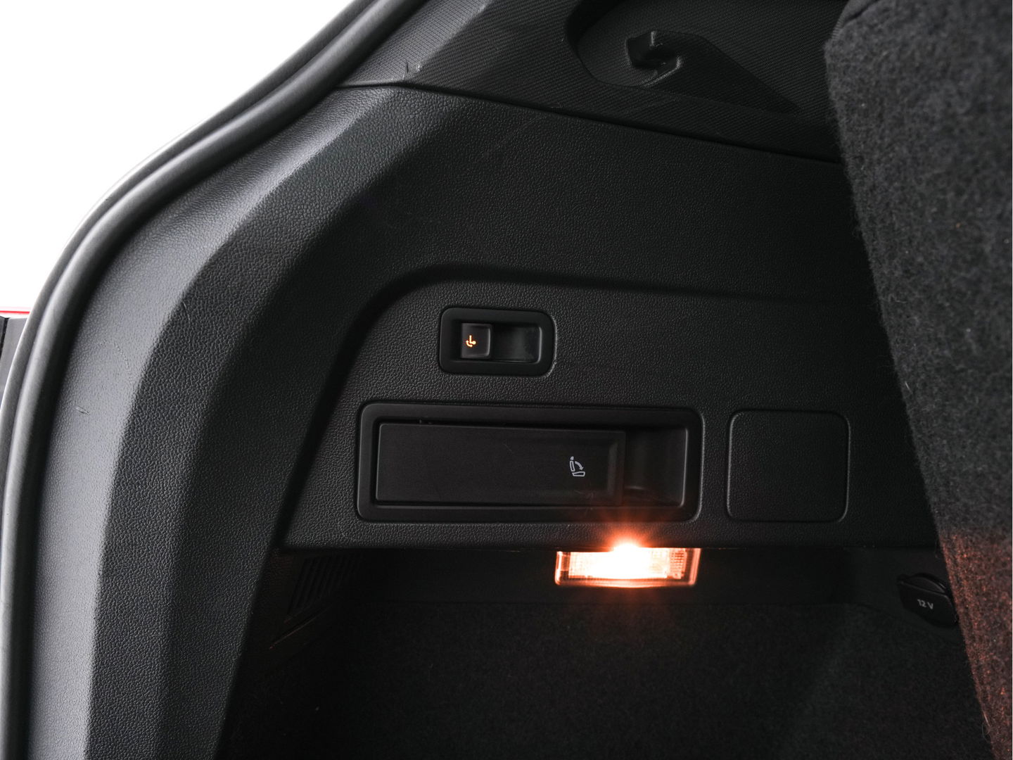 Volkswagen Tiguan Allspace 1.5 TSI R-line Highline Business (7-Pers.) (INCL-BTW) Aut * PANO | NAVI-FULLMAP | XENON | ALCANTARA | HEATED-ERGONOMIC-SPORTSEATS | KEYLESS | PRIVACY-GLASS | CAMERA | DAB | DIGI-COCKPIT | PDC | TOWBAR | ECC | 19"ALU*