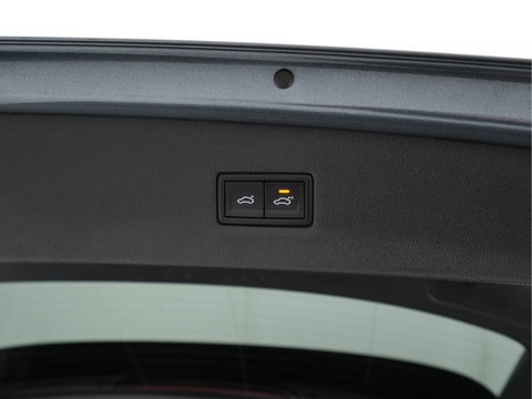 Volkswagen Tiguan Allspace 1.5 TSI R-line Highline Business (7-Pers.) (INCL-BTW) Aut * PANO | NAVI-FULLMAP | XENON | ALCANTARA | HEATED-ERGONOMIC-SPORTSEATS | KEYLESS | PRIVACY-GLASS | CAMERA | DAB | DIGI-COCKPIT | PDC | TOWBAR | ECC | 19"ALU*