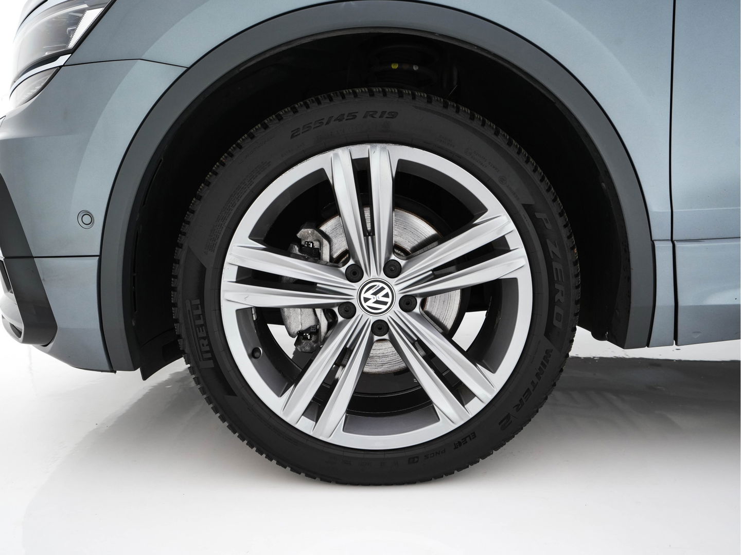 Volkswagen Tiguan Allspace 1.5 TSI R-line Highline Business (7-Pers.) (INCL-BTW) Aut * PANO | NAVI-FULLMAP | XENON | ALCANTARA | HEATED-ERGONOMIC-SPORTSEATS | KEYLESS | PRIVACY-GLASS | CAMERA | DAB | DIGI-COCKPIT | PDC | TOWBAR | ECC | 19"ALU*