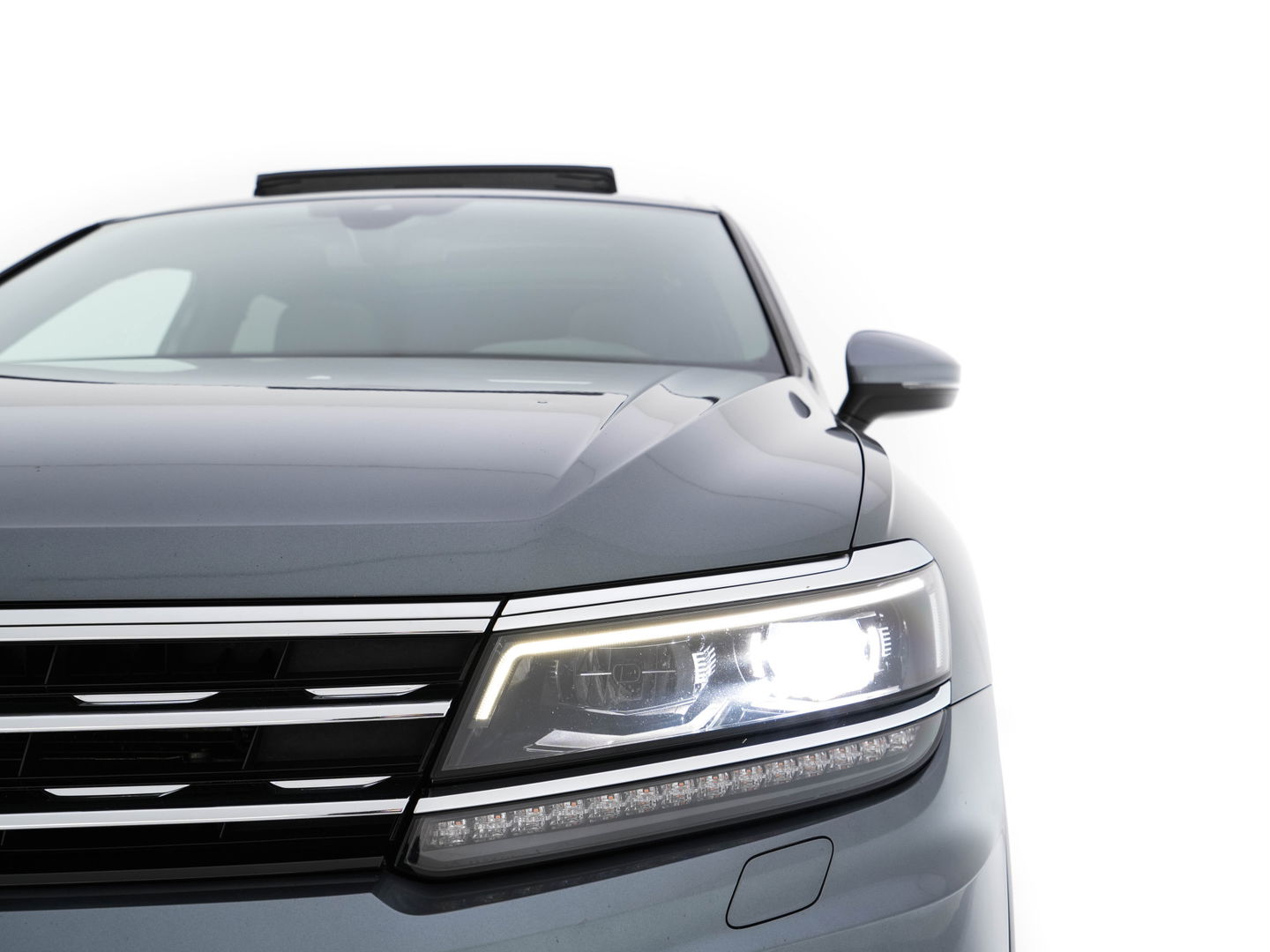 Volkswagen Tiguan Allspace 1.5 TSI R-line Highline Business (7-Pers.) (INCL-BTW) Aut * PANO | NAVI-FULLMAP | XENON | ALCANTARA | HEATED-ERGONOMIC-SPORTSEATS | KEYLESS | PRIVACY-GLASS | CAMERA | DAB | DIGI-COCKPIT | PDC | TOWBAR | ECC | 19"ALU*