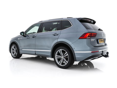 Volkswagen Tiguan Allspace 1.5 TSI R-line Highline Business (7-Pers.) (INCL-BTW) Aut * PANO | NAVI-FULLMAP | XENON | ALCANTARA | HEATED-ERGONOMIC-SPORTSEATS | KEYLESS | PRIVACY-GLASS | CAMERA | DAB | DIGI-COCKPIT | PDC | TOWBAR | ECC | 19"ALU*