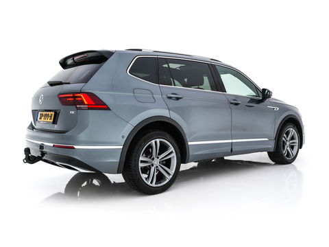 Volkswagen Tiguan Allspace 1.5 TSI R-line Highline Business (7-Pers.) (INCL-BTW) Aut * PANO | NAVI-FULLMAP | XENON | ALCANTARA | HEATED-ERGONOMIC-SPORTSEATS | KEYLESS | PRIVACY-GLASS | CAMERA | DAB | DIGI-COCKPIT | PDC | TOWBAR | ECC | 19"ALU*