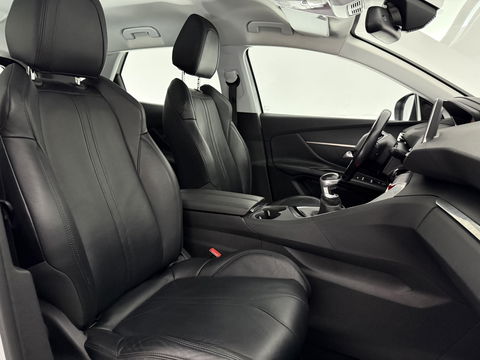 Peugeot 3008 1.2 PureTech | Virtual | Carplay | Trekh. | Cruise | Navi | LED | Parkeersens. | NAP