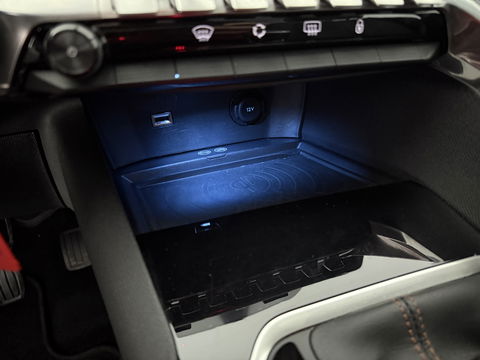 Peugeot 3008 1.2 PureTech | Virtual | Carplay | Trekh. | Cruise | Navi | LED | Parkeersens. | NAP