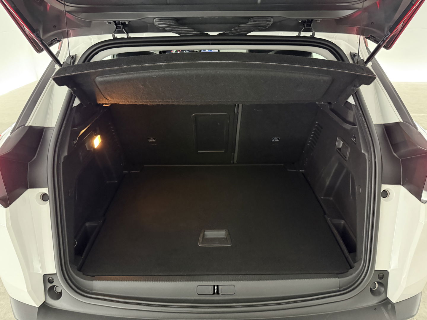 Peugeot 3008 1.2 PureTech | Virtual | Carplay | Trekh. | Cruise | Navi | LED | Parkeersens. | NAP