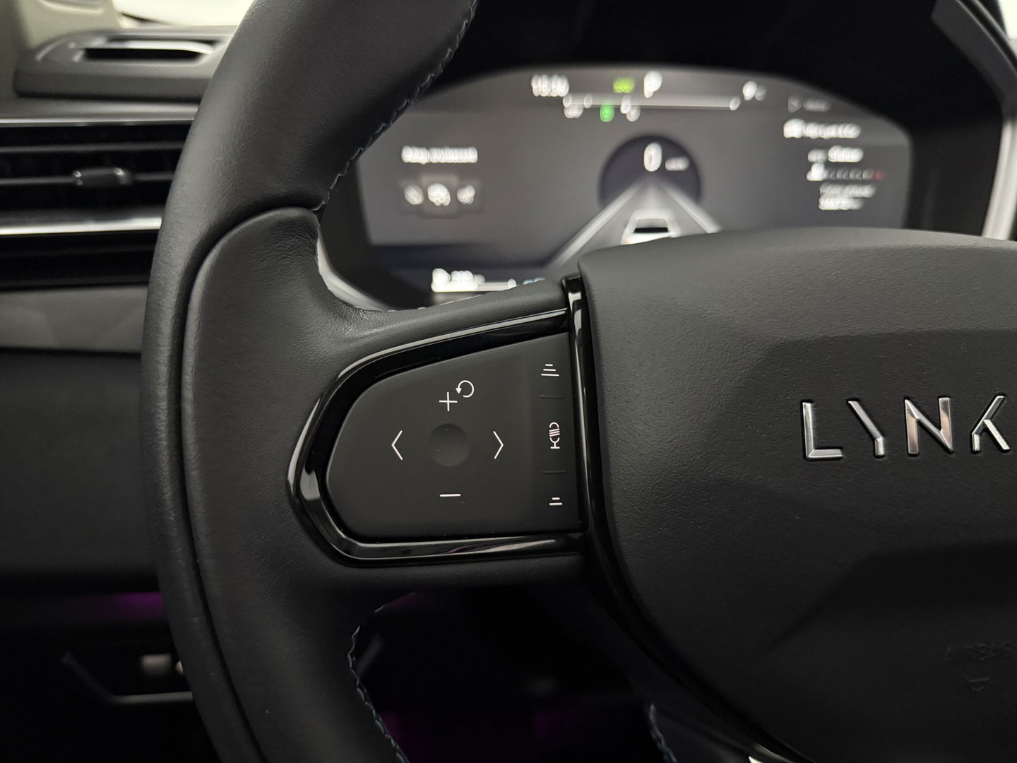 Lynk Co 01 1.5 | SOH 96% | Pano | Sfeer | Memory | 360° | Virtual | Adap.Cruise | Carplay | NAP