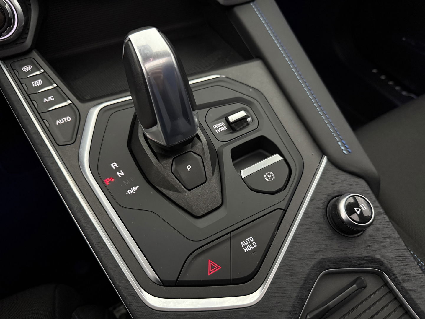 Lynk Co 01 1.5 | SOH 96% | Pano | Sfeer | Memory | 360° | Virtual | Adap.Cruise | Carplay | NAP