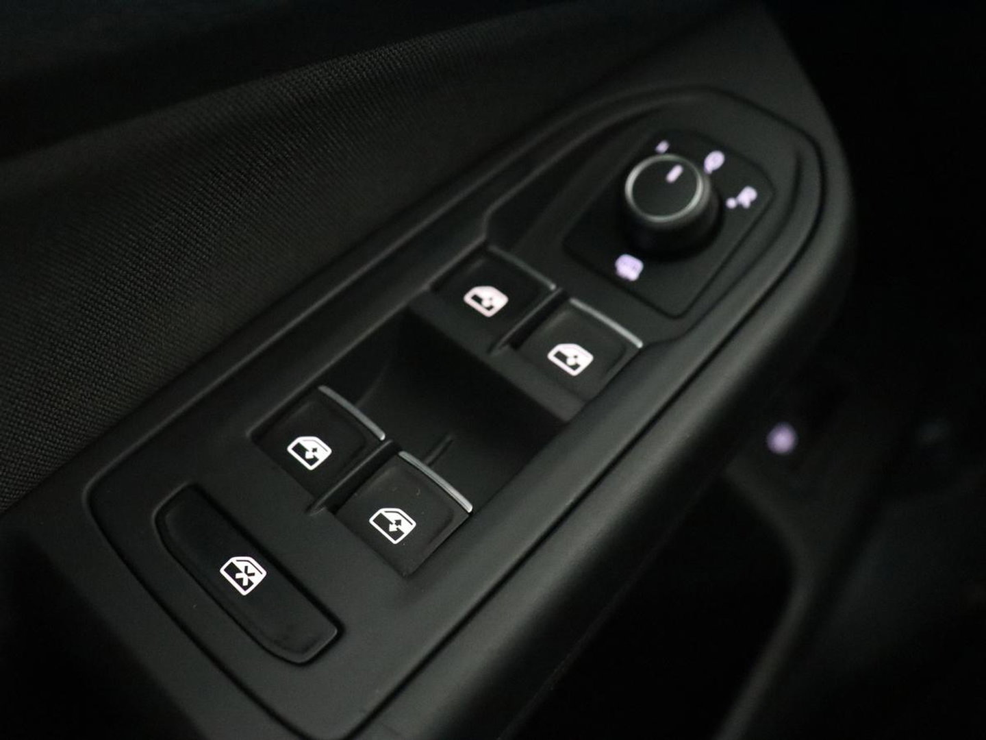 Volkswagen Golf 1.4 eHybrid GTE | Stoelverwarming | Adaptive cruise | Carplay | Navigatie | Parkeerhulp | Full LED | Sfeerverlichting | Climate control | PHEV | Plug In