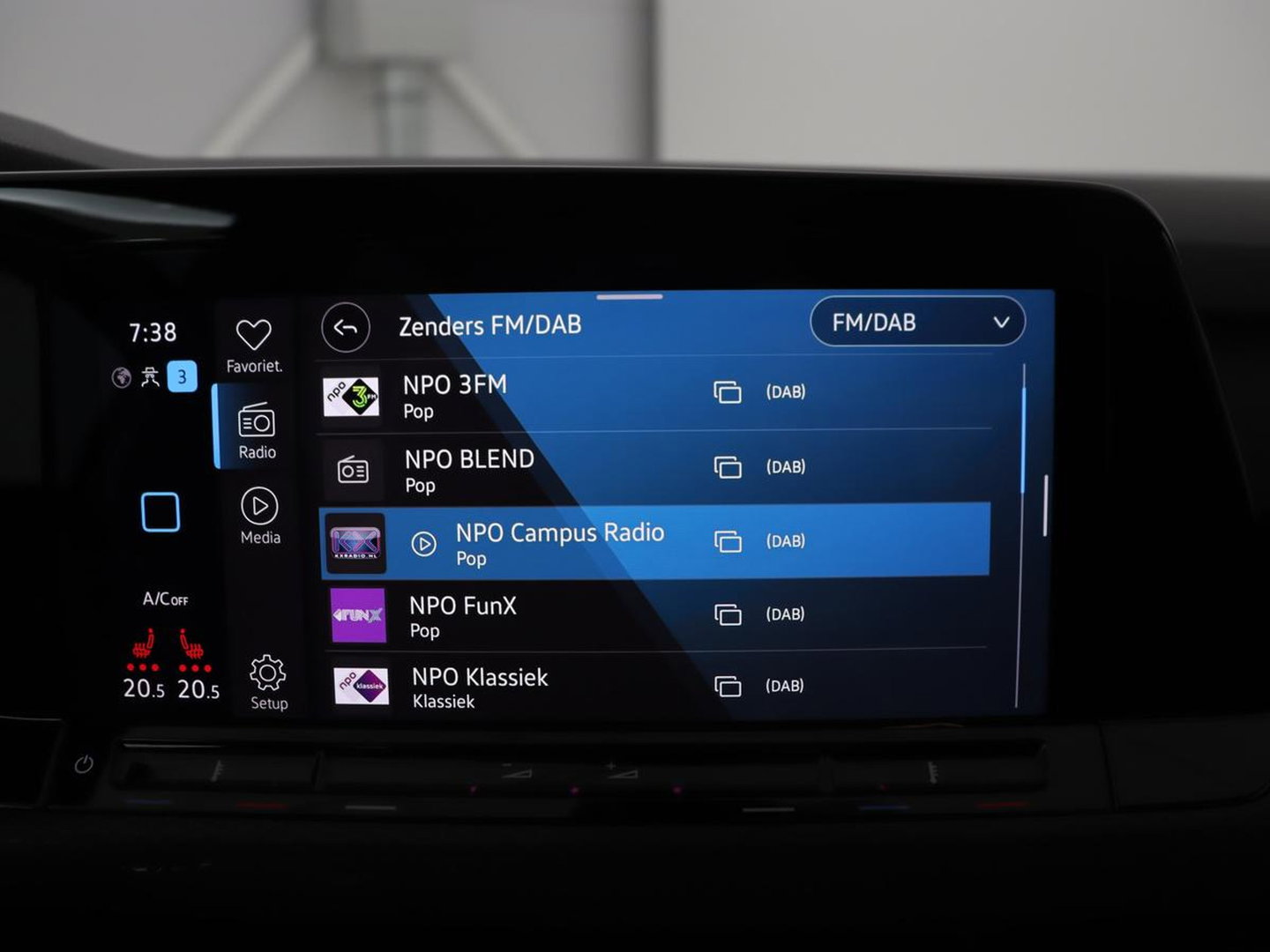 Volkswagen Golf 1.4 eHybrid GTE | Stoelverwarming | Adaptive cruise | Carplay | Navigatie | Parkeerhulp | Full LED | Sfeerverlichting | Climate control | PHEV | Plug In