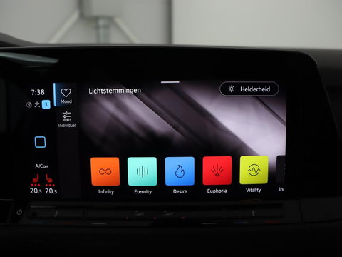 Volkswagen Golf 1.4 eHybrid GTE | Stoelverwarming | Adaptive cruise | Carplay | Navigatie | Parkeerhulp | Full LED | Sfeerverlichting | Climate control | PHEV | Plug In