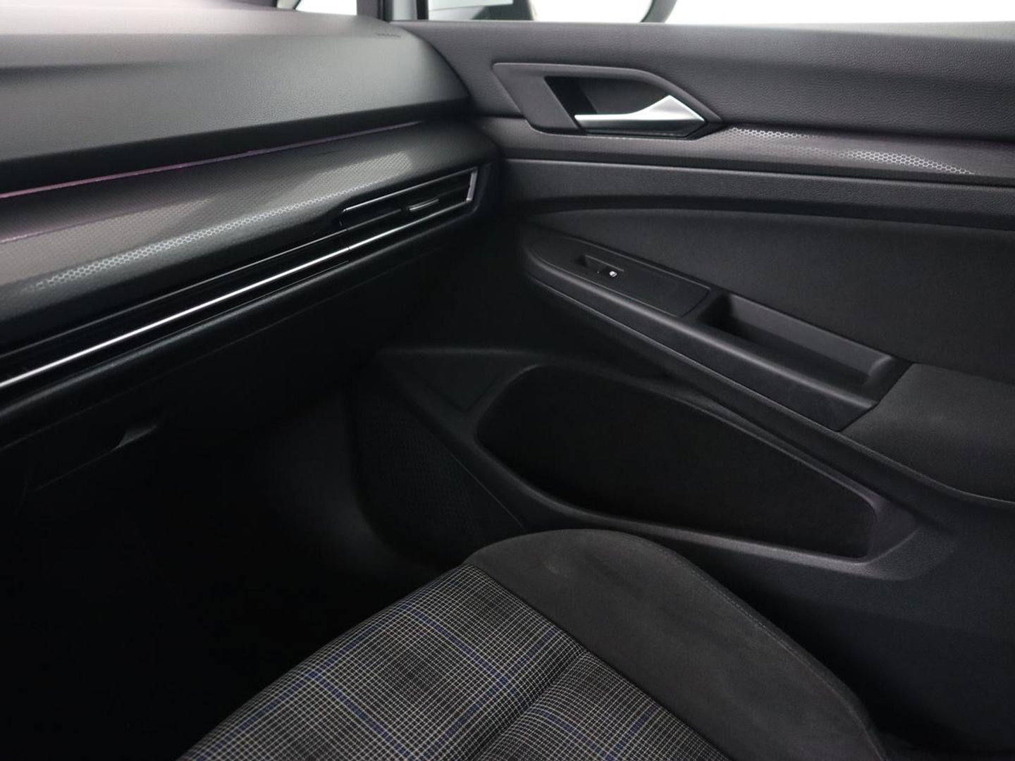 Volkswagen Golf 1.4 eHybrid GTE | Stoelverwarming | Adaptive cruise | Carplay | Navigatie | Parkeerhulp | Full LED | Sfeerverlichting | Climate control | PHEV | Plug In