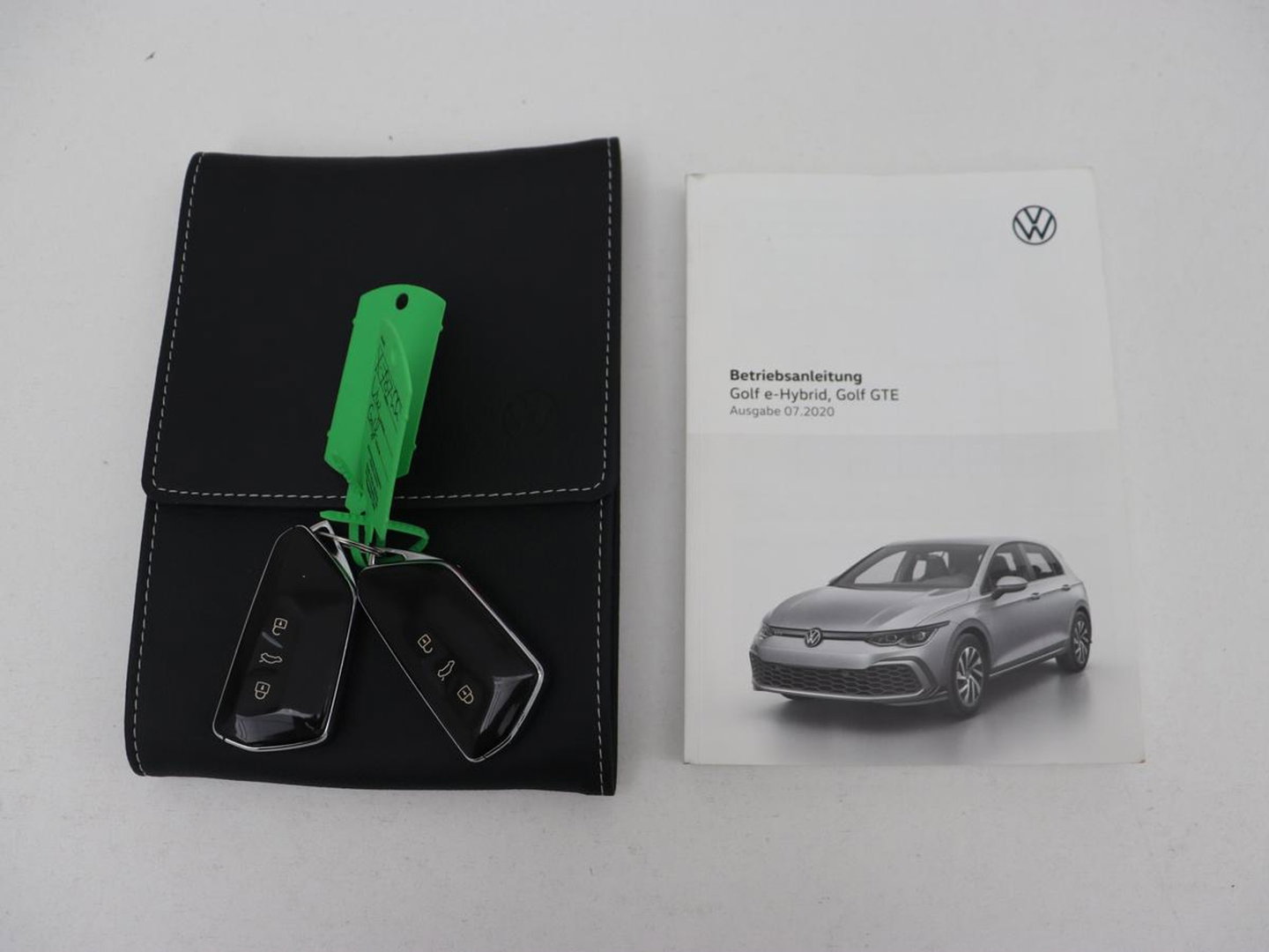 Volkswagen Golf 1.4 eHybrid GTE | Stoelverwarming | Adaptive cruise | Carplay | Navigatie | Parkeerhulp | Full LED | Sfeerverlichting | Climate control | PHEV | Plug In