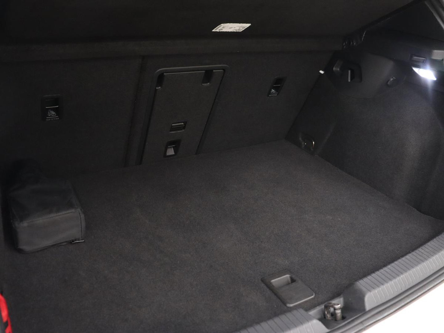 Volkswagen Golf 1.4 eHybrid GTE | Stoelverwarming | Adaptive cruise | Carplay | Navigatie | Parkeerhulp | Full LED | Sfeerverlichting | Climate control | PHEV | Plug In