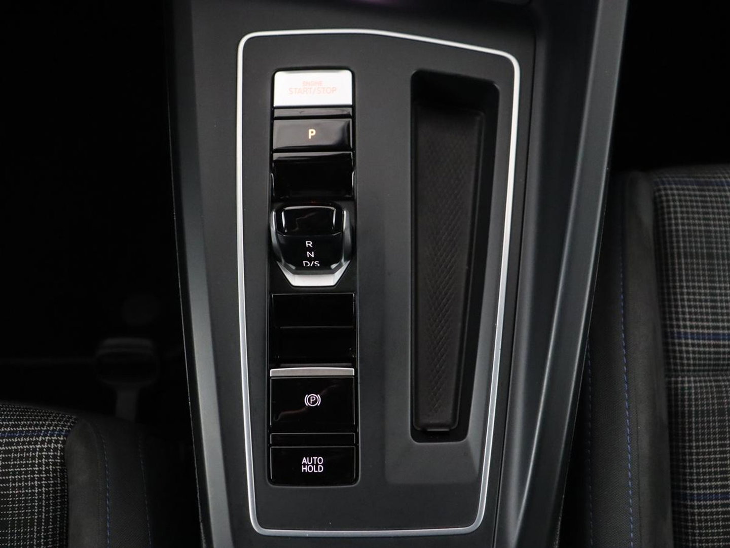 Volkswagen Golf 1.4 eHybrid GTE | Stoelverwarming | Adaptive cruise | Carplay | Navigatie | Parkeerhulp | Full LED | Sfeerverlichting | Climate control | PHEV | Plug In