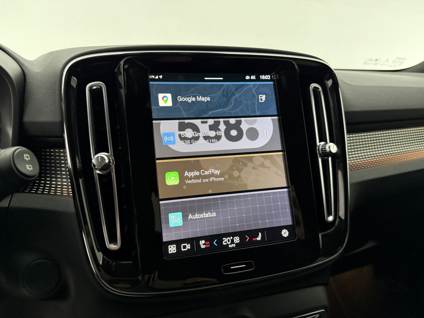 Volvo XC40 Recharge P8 AWD R-Design | 408PK | SOH 93% | Snelladen | H/K | Stoel/Stuurverw. | Camera | Virtual | Carplay | Trekh. | Adap. Cruise | Keyless | NAP