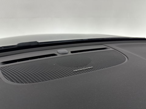 Volvo XC40 Recharge P8 AWD R-Design | 408PK | SOH 93% | Snelladen | H/K | Stoel/Stuurverw. | Camera | Virtual | Carplay | Trekh. | Adap. Cruise | Keyless | NAP