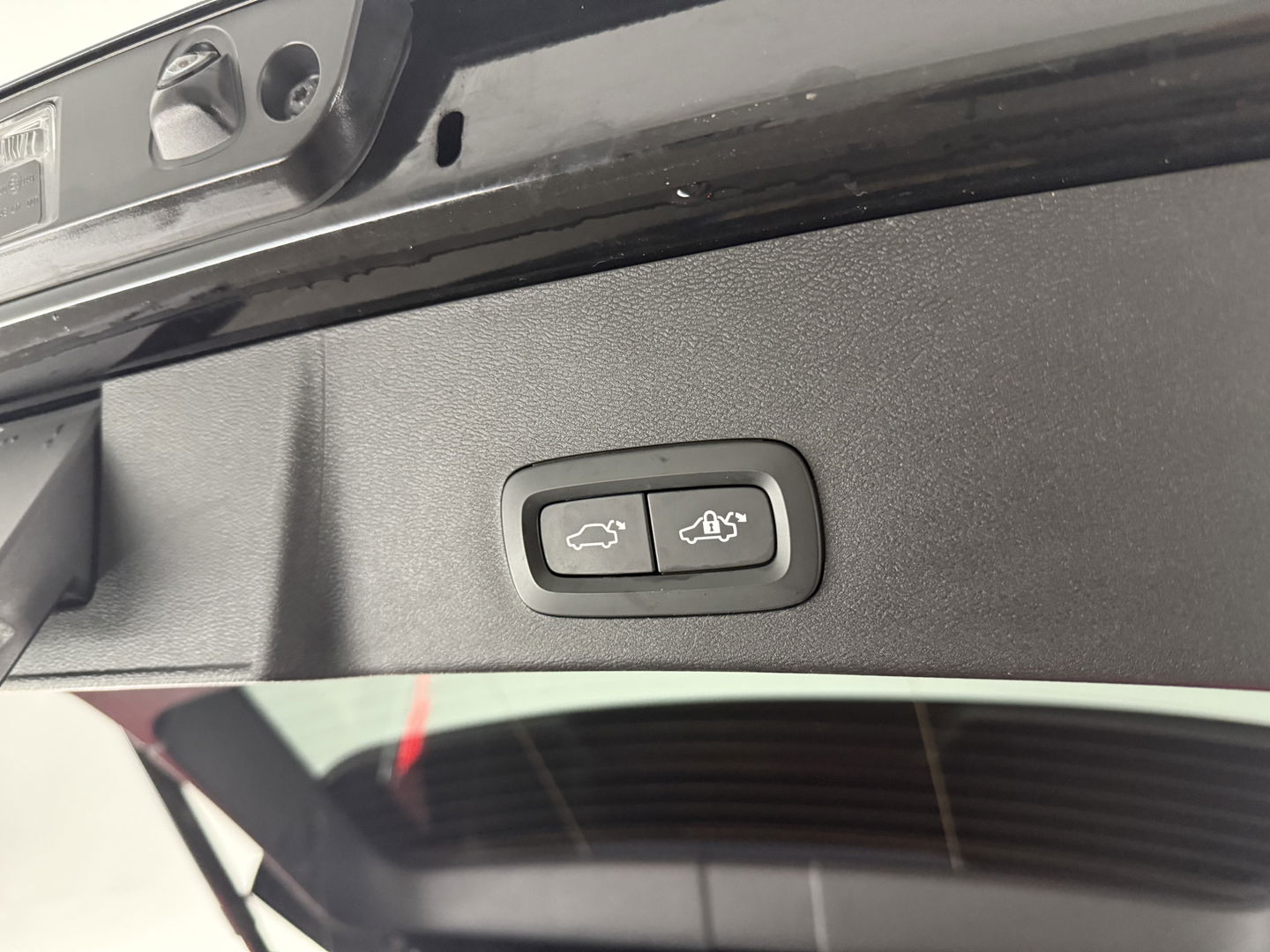 Volvo XC40 Recharge P8 AWD R-Design | 408PK | SOH 93% | Snelladen | H/K | Stoel/Stuurverw. | Camera | Virtual | Carplay | Trekh. | Adap. Cruise | Keyless | NAP