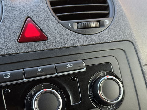 Volkswagen Caddy 1.6 TDI | Trekhaak | Parkeersensoren | Airconditioning | Cruise Control | 15" Lichtmetaal | Elektrische Spiegels | Radio/cd | Elektrische Ramen |