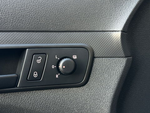 Volkswagen Caddy 1.6 TDI | Trekhaak | Parkeersensoren | Airconditioning | Cruise Control | 15" Lichtmetaal | Elektrische Spiegels | Radio/cd | Elektrische Ramen |