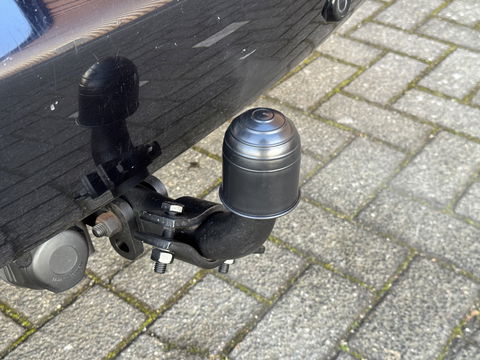 Volkswagen Caddy 1.6 TDI | Trekhaak | Parkeersensoren | Airconditioning | Cruise Control | 15" Lichtmetaal | Elektrische Spiegels | Radio/cd | Elektrische Ramen |