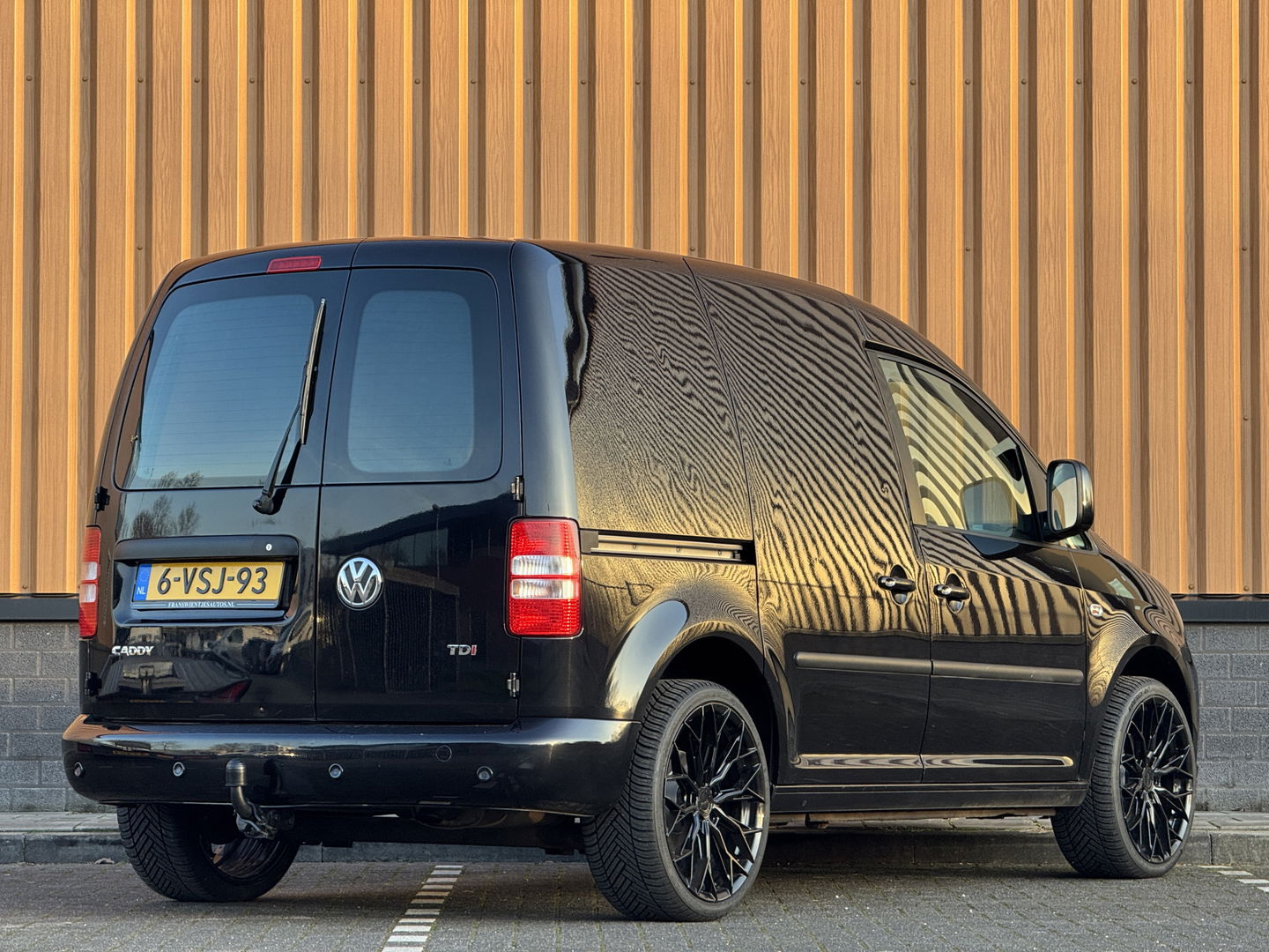 Volkswagen Caddy 1.6 TDI | Trekhaak | Parkeersensoren | Airconditioning | Cruise Control | 15" Lichtmetaal | Elektrische Spiegels | Radio/cd | Elektrische Ramen |