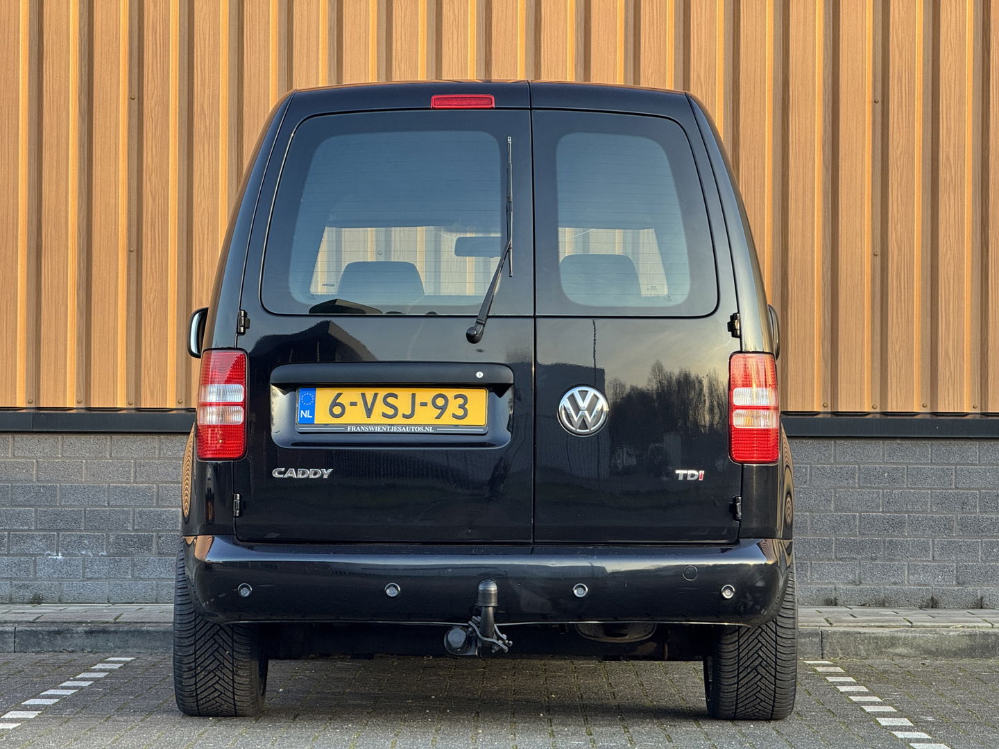 Volkswagen Caddy 1.6 TDI | Trekhaak | Parkeersensoren | Airconditioning | Cruise Control | 15" Lichtmetaal | Elektrische Spiegels | Radio/cd | Elektrische Ramen |