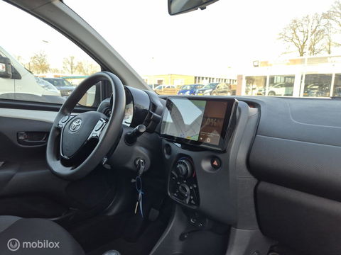 Toyota Aygo 1.0 VVT-i x-fun, 5-Drs, Carplay, Navi, LED, NAP!