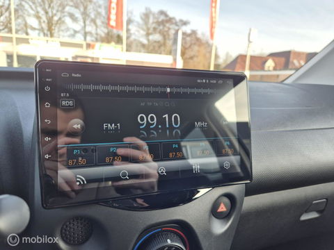 Toyota Aygo 1.0 VVT-i x-fun, 5-Drs, Carplay, Navi, LED, NAP!