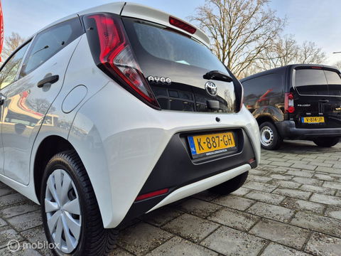 Toyota Aygo 1.0 VVT-i x-fun, 5-Drs, Carplay, Navi, LED, NAP!