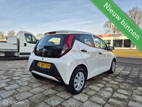 Toyota Aygo 1.0 VVT-i x-fun, 5-Drs, Carplay, Navi, LED, NAP!