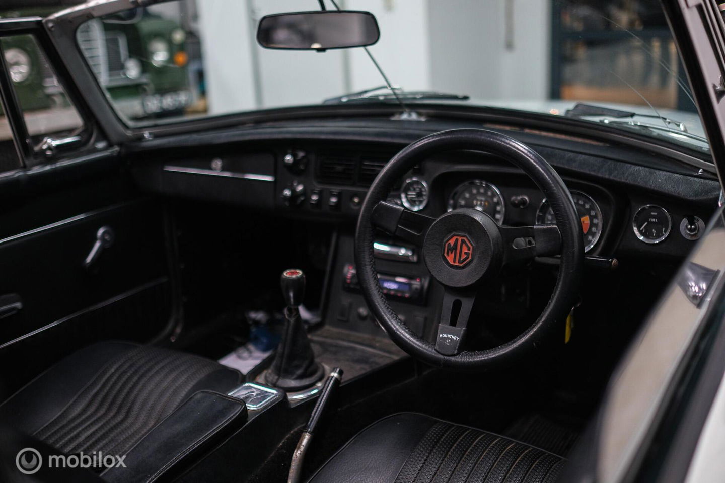 MG B 1.8 Roadster Overdrive 1973 | spaakwielen | stalen bumpers | rijdersauto |