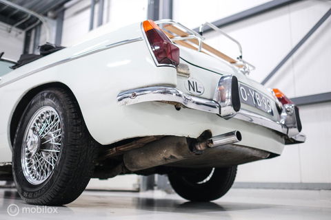 MG B 1.8 Roadster Overdrive 1973 | spaakwielen | stalen bumpers | rijdersauto |