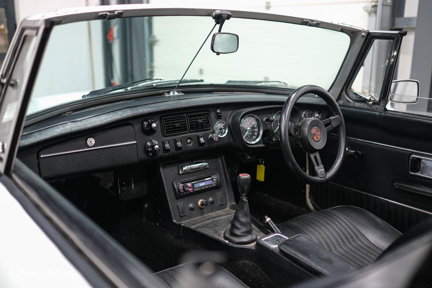 MG B 1.8 Roadster Overdrive 1973 | spaakwielen | stalen bumpers | rijdersauto |