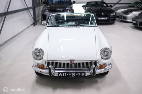 MG B 1.8 Roadster Overdrive 1973 | spaakwielen | stalen bumpers | rijdersauto |