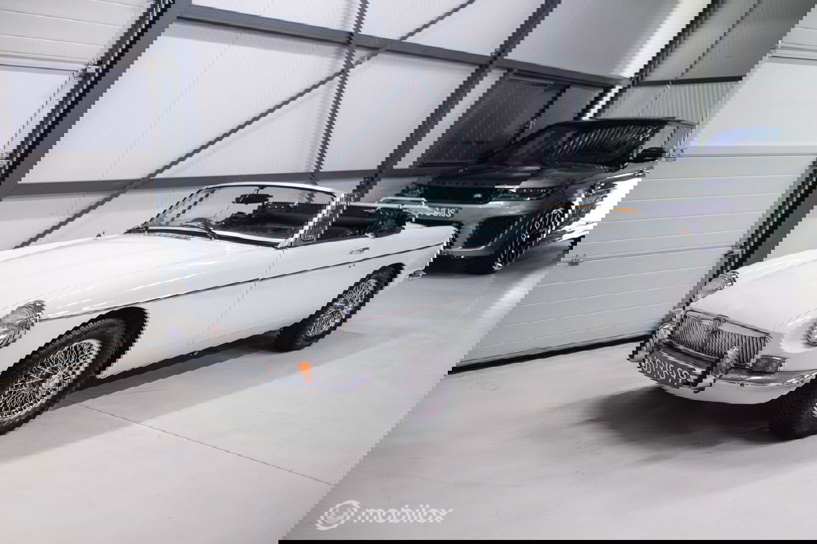 MG B 1.8 Roadster Overdrive 1973 | spaakwielen | stalen bumpers | rijdersauto |